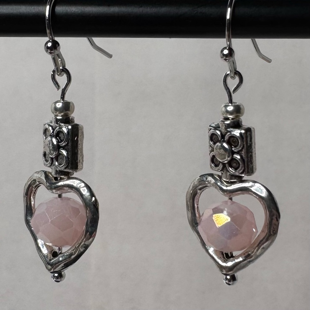 HAND CRAFTED Floral Heart Earrings 1 1/2” Silver Pink NWT - Picture 3 of 13